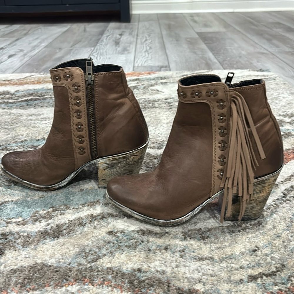Hardly worn Caborca silver ankle boots